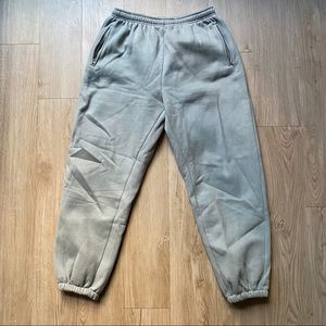 Stone Season 6 Sweatpants